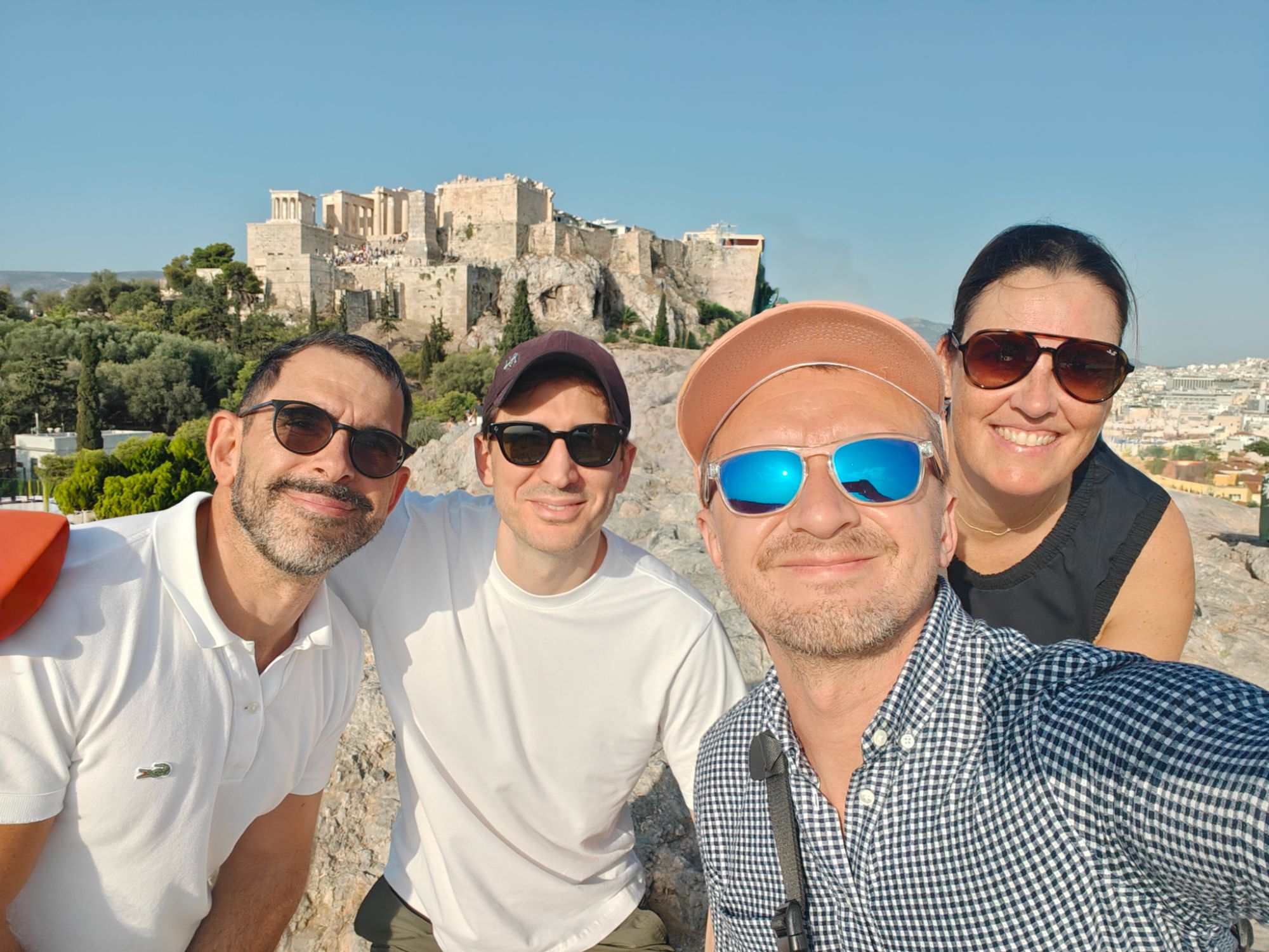 Die Gruppe vor der Akropolis in Athen