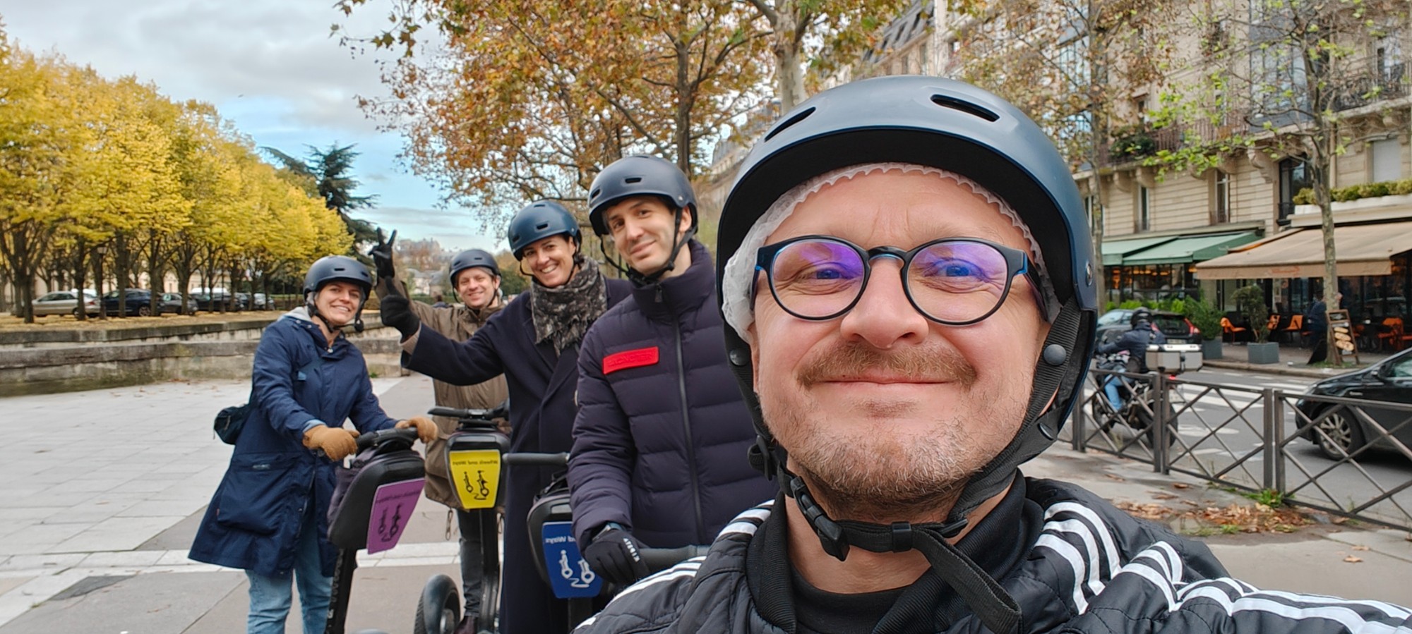 Die Gruppe auf einer Segway-Tour in Paris
